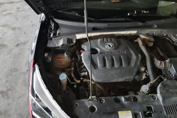 Used Dongfeng Aeolus Yixuan GS 2021 230T Automatic Star-Chasing Warrior Edition Engine Bay Right