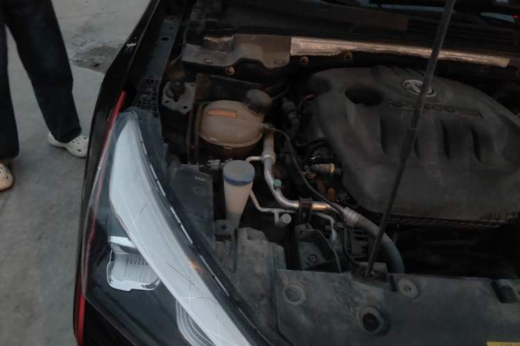Used Dongfeng Aeolus Yixuan GS 2021 230T Automatic Star-Chasing Warrior Edition Engine Bay Right