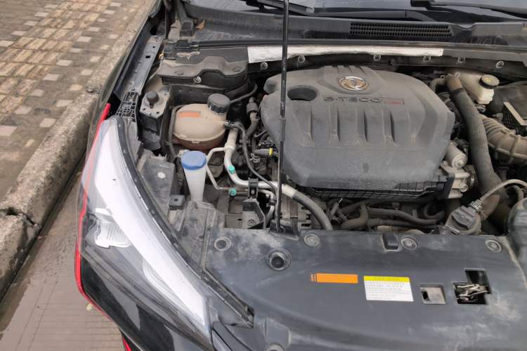 Used Dongfeng Aeolus Yixuan GS 2021 230T Automatic Star-Chasing Warrior Edition Engine Bay Right