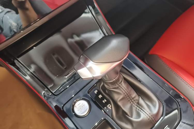 Used Dongfeng Aeolus Yixuan GS 2021 230T Automatic Star-Chasing Warrior Edition Gear Lever