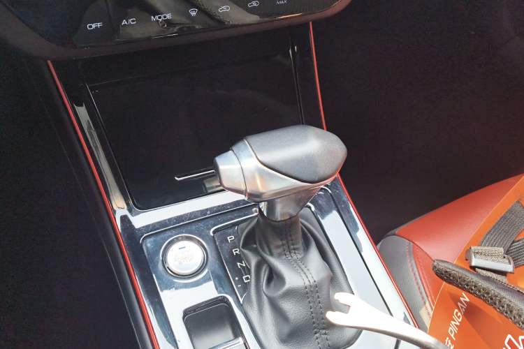 Used Dongfeng Aeolus Yixuan GS 2021 230T Automatic Zuiyao Wushu Edition Gear Lever