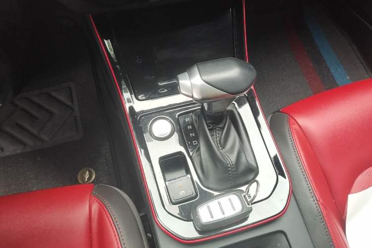 Used Dongfeng Aeolus Yixuan GS 2021 230T Automatic Zuiyao Wushu Edition Gear Lever