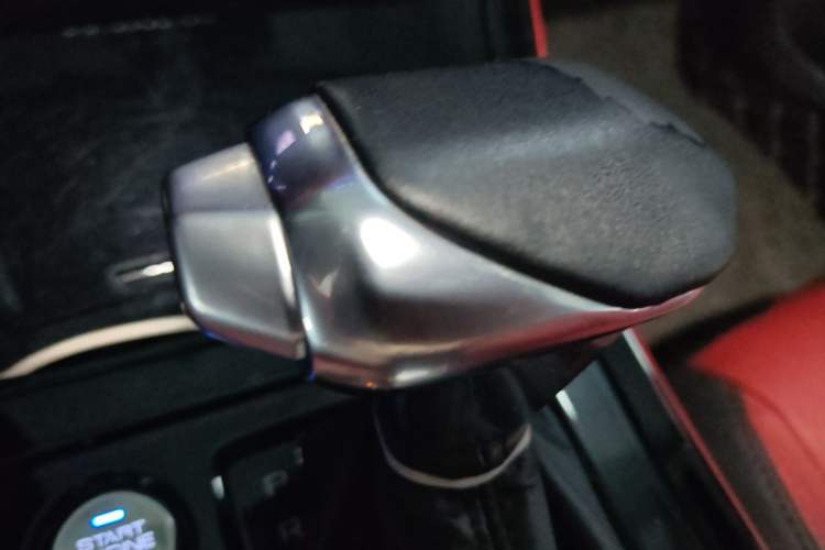 Used Dongfeng Aeolus Yixuan GS 2021 230T Automatic Star-Chasing Warrior Edition Gear Lever