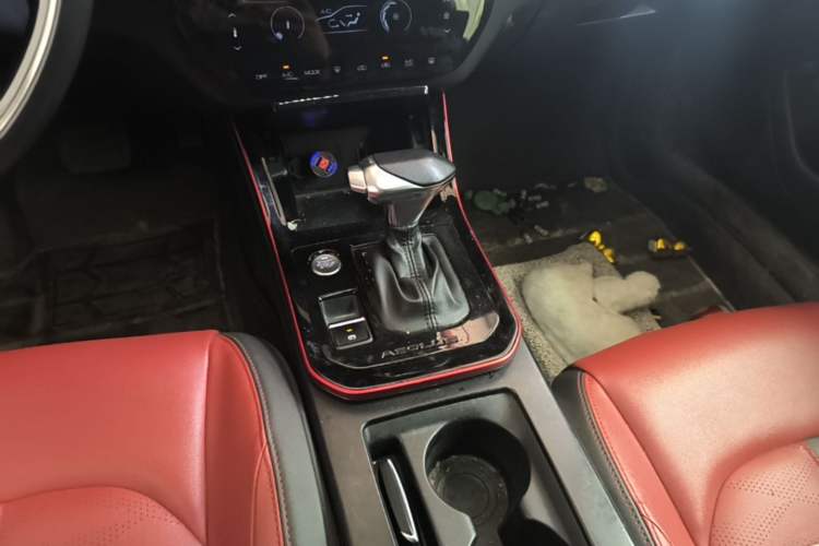 Used Dongfeng Aeolus Yixuan GS 2021 230T Automatic Zuiyao Wushu Edition Gear Lever