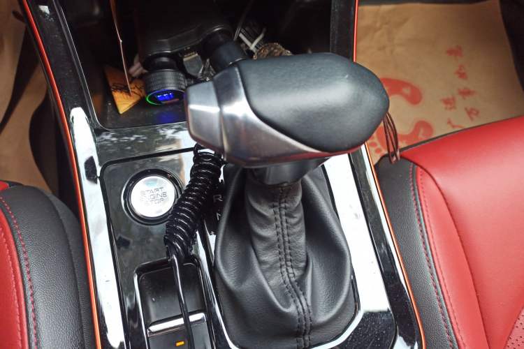 Used Dongfeng Aeolus Yixuan GS 2021 230T Automatic Star-Chasing Warrior Edition Gear Lever