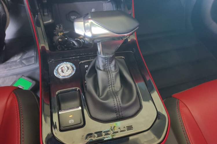 Used Dongfeng Aeolus Yixuan GS 2021 230T Automatic Zuiyao Wushu Edition Gear Lever