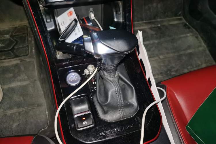Used Dongfeng Aeolus Yixuan GS 2021 230T Automatic Zuiyao Wushu Edition Gear Lever