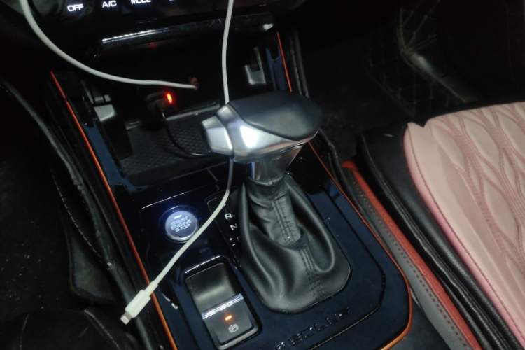 Used Dongfeng Aeolus Yixuan GS 2021 230T Automatic Star-Chasing Warrior Edition Gear Lever
