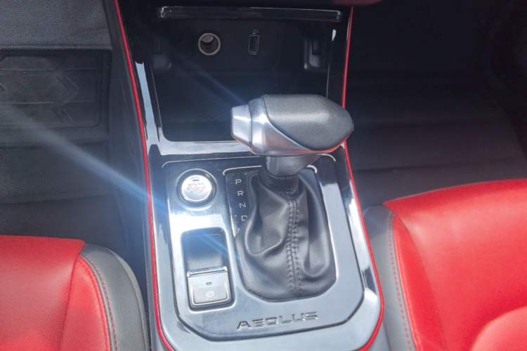 Used Dongfeng Aeolus Yixuan GS 2021 230T Automatic Zuiyao Wushu Edition Gear Lever