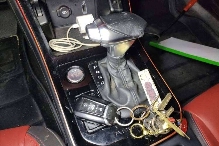 Used Dongfeng Aeolus Yixuan GS 2021 230T Automatic Star-Chasing Edition Gear Lever