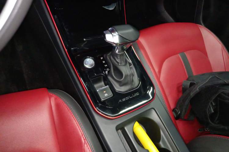 Used Dongfeng Aeolus Yixuan GS 2021 230T Automatic Zuiyao Wushu Edition Gear Lever