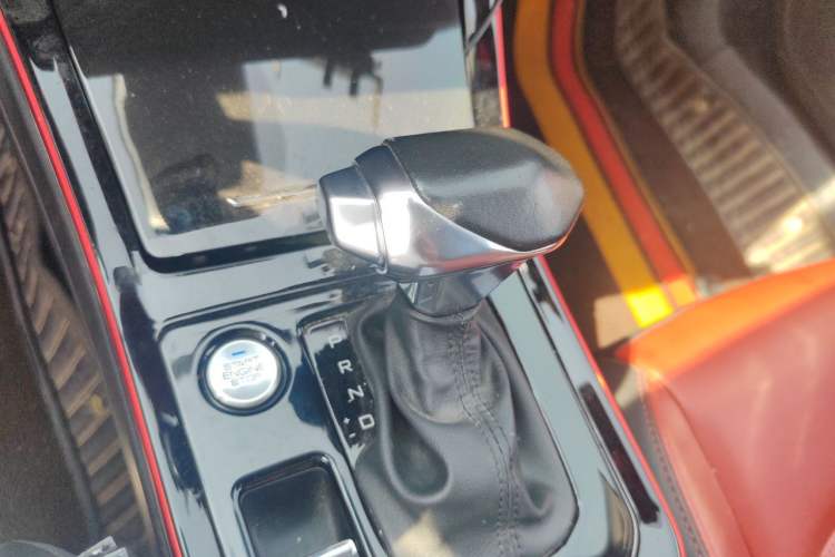 Used Dongfeng Aeolus Yixuan GS 2021 230T Automatic Zuiyao Wushu Edition Gear Lever