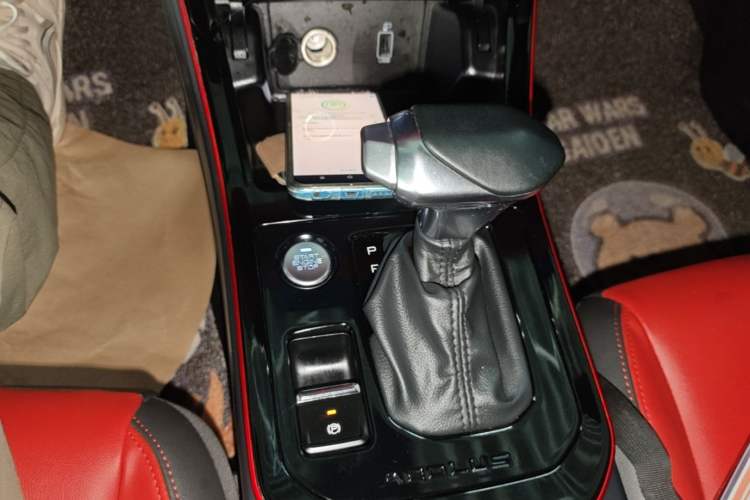 Used Dongfeng Aeolus Yixuan GS 2021 230T Automatic Zuiyao Wushu Edition Gear Lever