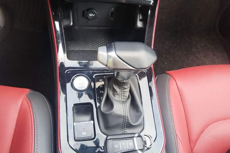 Used Dongfeng Aeolus Yixuan GS 2021 230T Automatic Star-Chasing Warrior Edition Gear Lever