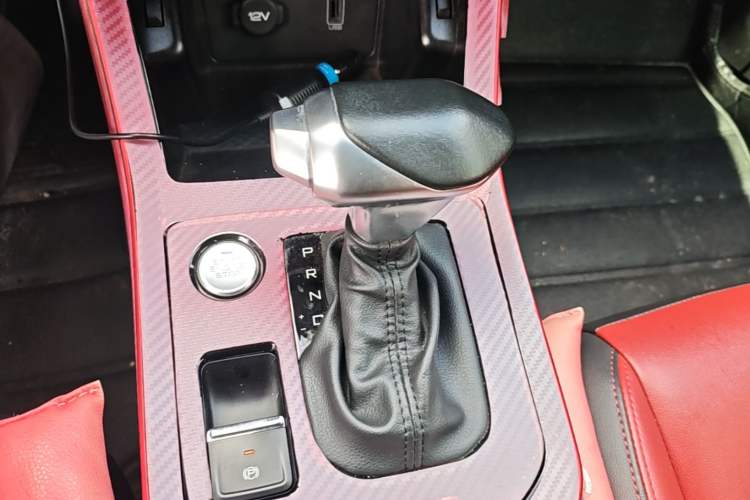 Used Dongfeng Aeolus Yixuan GS 2021 230T Automatic Zuiyao Wushu Edition Gear Lever