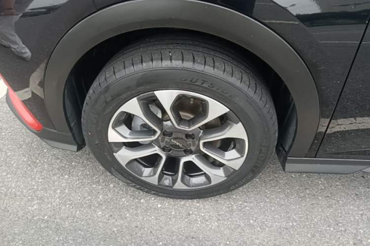 Used Dongfeng Aeolus Yixuan GS 2021 230T Automatic Zuiyao Wushu Edition Left Front Wheel Hub