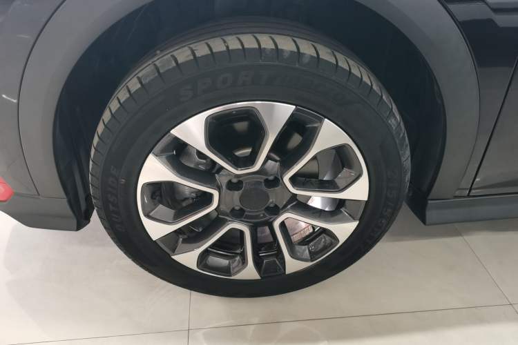 Used Dongfeng Aeolus Yixuan GS 2021 230T Automatic Zuiyao Wushu Edition Left Front Wheel Hub