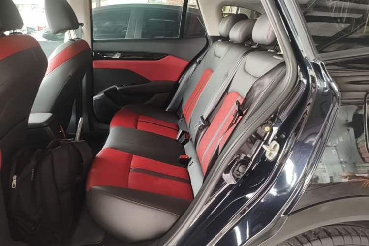 Used Dongfeng Aeolus Yixuan GS 2021 230T Automatic Star-Chasing Warrior Edition Left Rear Seat