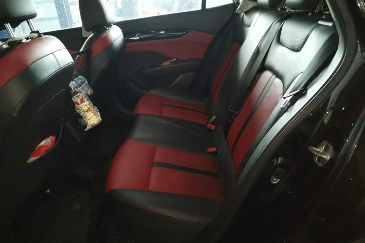 Used Dongfeng Aeolus Yixuan GS 2021 230T Automatic Star-Chasing Warrior Edition Left Rear Seat