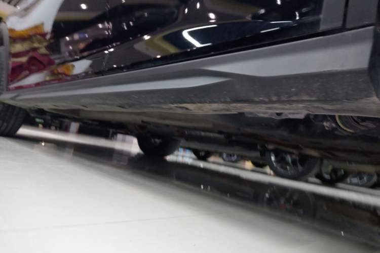 Used Dongfeng Aeolus Yixuan GS 2021 230T Automatic Zuiyao Wushu Edition Left Side Sill