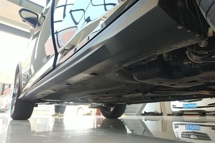 Used Dongfeng Aeolus Yixuan GS 2021 230T Automatic Zuiyao Wushu Edition Left Side Sill