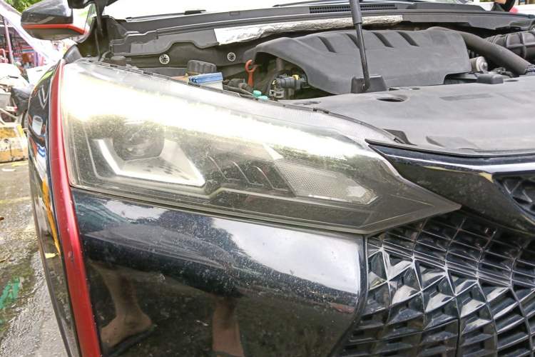 Used Dongfeng Aeolus Yixuan GS 2021 230T Automatic Zuiyao Wushu Edition Right Front Headlight
