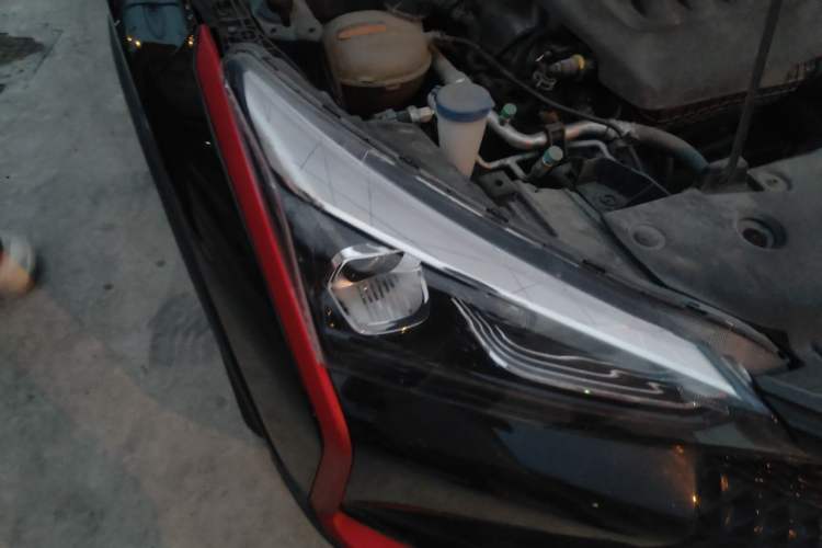 Used Dongfeng Aeolus Yixuan GS 2021 230T Automatic Star-Chasing Warrior Edition Right Front Headlight