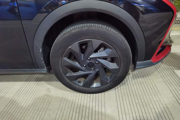 Used Dongfeng Aeolus Yixuan GS 2021 230T Automatic Star-Chasing Warrior Edition Right Front Wheel Hub