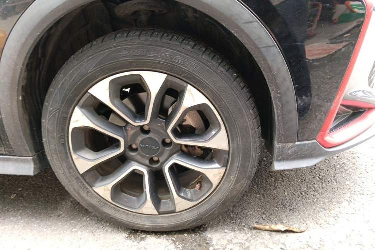 Used Dongfeng Aeolus Yixuan GS 2021 230T Automatic Zuiyao Wushu Edition Right Front Wheel Hub