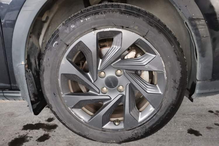 Used Dongfeng Aeolus Yixuan GS 2021 230T Automatic Star-Chasing Warrior Edition Right Front Wheel Hub