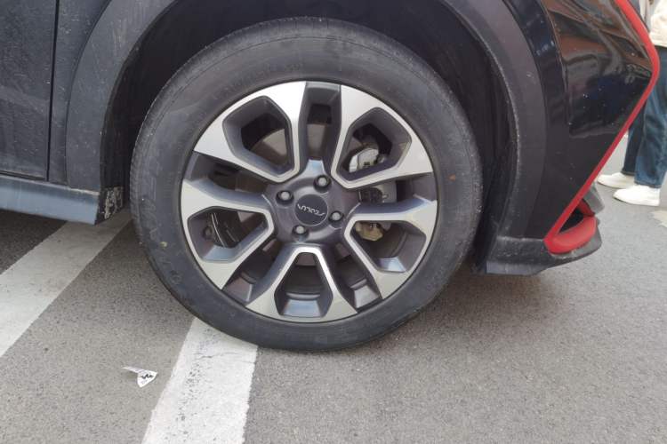 Used Dongfeng Aeolus Yixuan GS 2021 230T Automatic Zuiyao Wushu Edition Right Front Wheel Hub