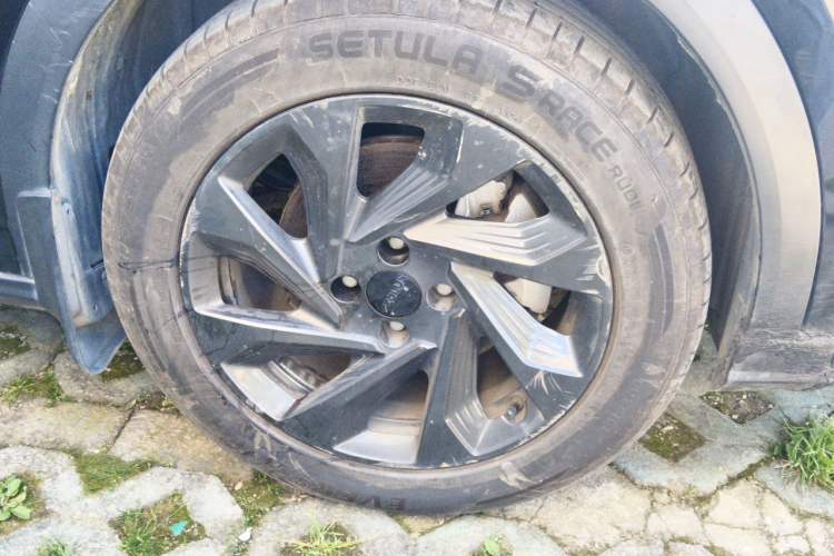 Used Dongfeng Aeolus Yixuan GS 2021 230T Automatic Star-Chasing Warrior Edition Right Front Wheel Hub