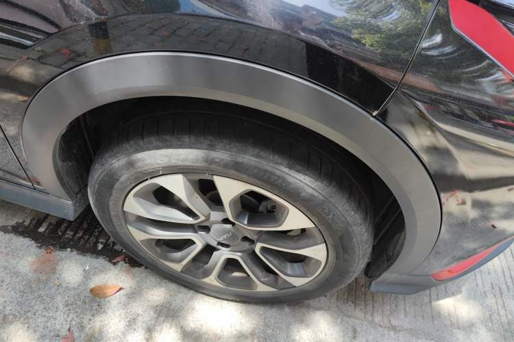 Used Dongfeng Aeolus Yixuan GS 2021 230T Automatic Chasing Moon Samurai Edition Right Front Wheel Hub