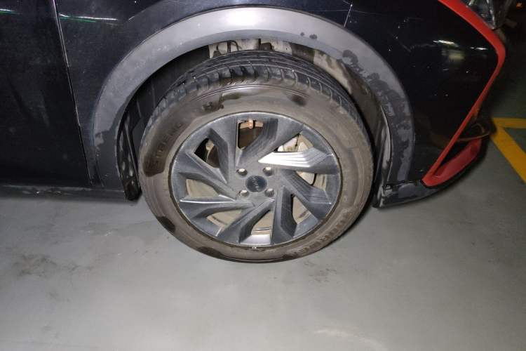Used Dongfeng Aeolus Yixuan GS 2021 230T Automatic Star-Chasing Edition Right Front Wheel Hub
