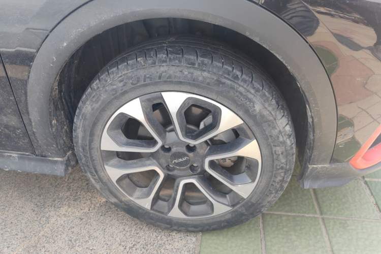 Used Dongfeng Aeolus Yixuan GS 2021 230T Automatic Zuiyao Wushu Edition Right Front Wheel Hub