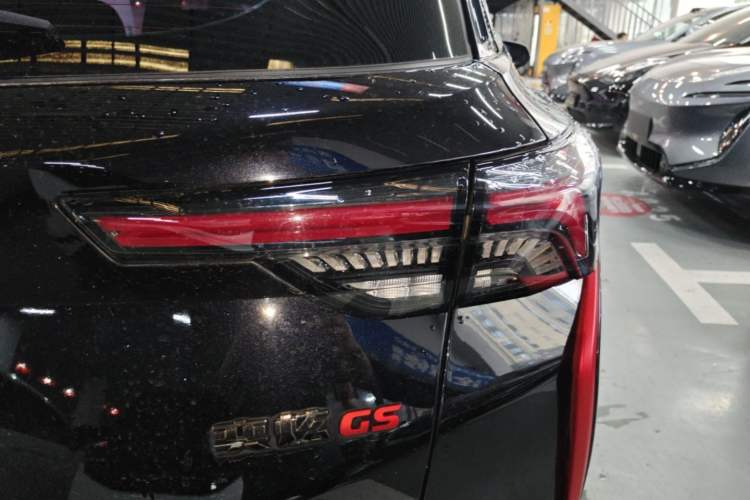 Used Dongfeng Aeolus Yixuan GS 2021 230T Automatic Zuiyao Wushu Edition Right Rear Taillight