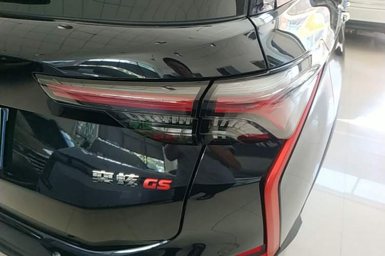 Used Dongfeng Aeolus Yixuan GS 2021 230T Automatic Zuiyao Wushu Edition Right Rear Taillight