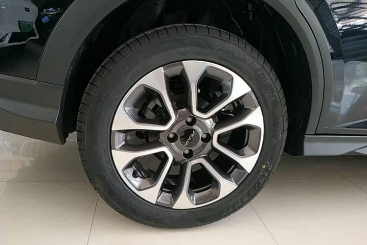 Used Dongfeng Aeolus Yixuan GS 2021 230T Automatic Zuiyao Wushu Edition Right Rear Wheel Hub