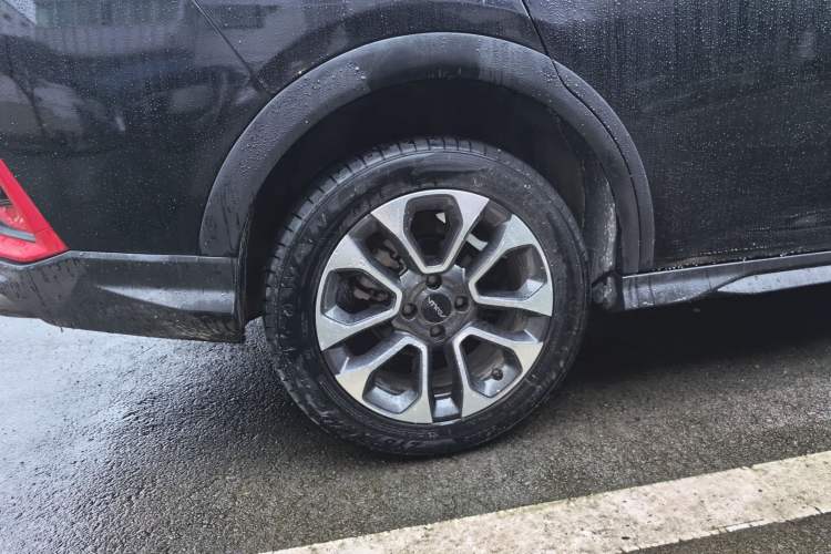 Used Dongfeng Aeolus Yixuan GS 2021 230T Automatic Zuiyao Wushu Edition Right Rear Wheel Hub