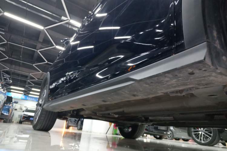 Used Dongfeng Aeolus Yixuan GS 2021 230T Automatic Zuiyao Wushu Edition Right Side Sill