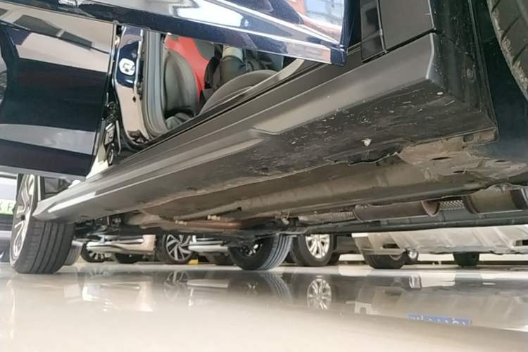 Used Dongfeng Aeolus Yixuan GS 2021 230T Automatic Zuiyao Wushu Edition Right Side Sill