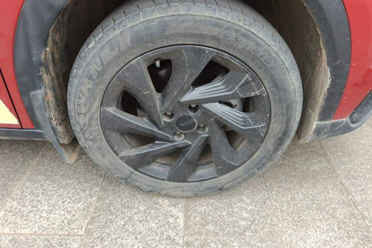 Used Dongfeng Aeolus Yixuan GS 2021 230T Automatic Chasing the Moon Edition Right Front Wheel Hub