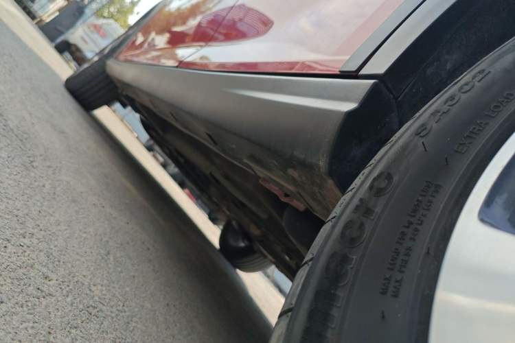 Used Dongfeng Aeolus Yixuan GS 2021 230T Automatic Star-Chasing Edition Left Side Sill