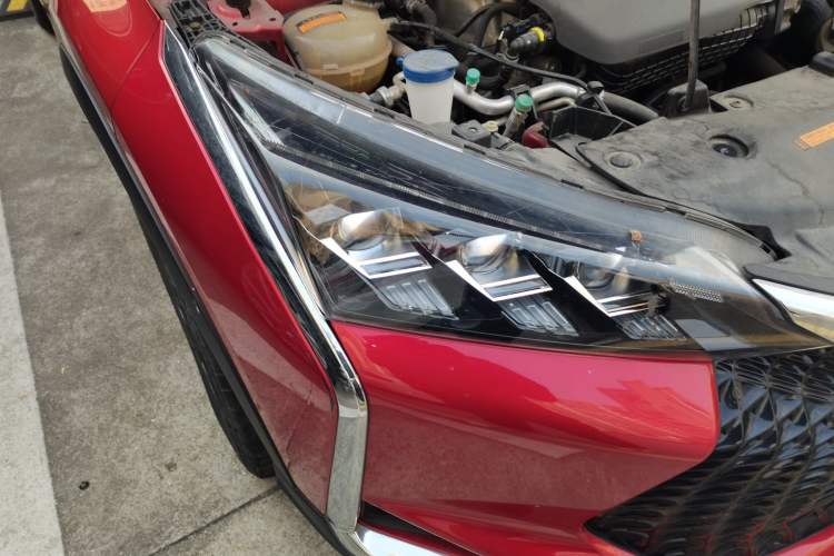 Used Dongfeng Aeolus Yixuan GS 2021 230T Automatic Chasing the Moon Edition Right Front Headlight