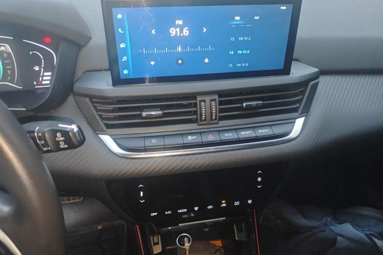 Used Dongfeng Aeolus Yixuan GS 2021 230T Automatic Star-Chasing Edition Audio And AC Panel