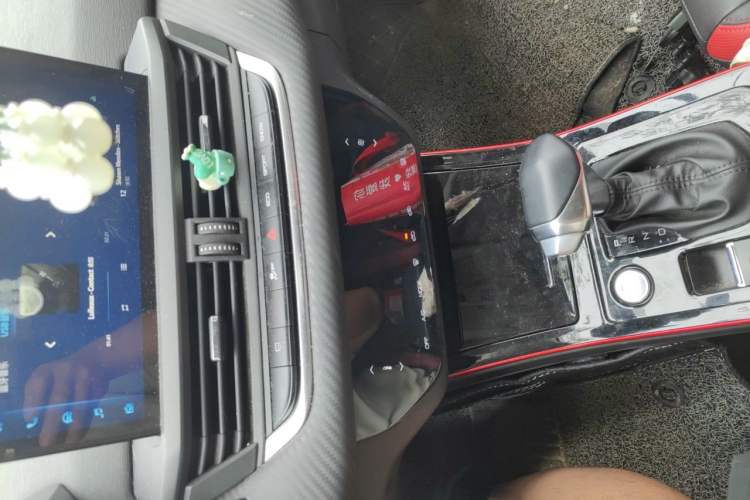 Used Dongfeng Aeolus Yixuan GS 2021 230T Automatic Star-Chasing Edition Audio And AC Panel