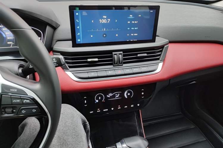 Used Dongfeng Aeolus Yixuan GS 2021 230T Automatic Star-Chasing Edition Audio And AC Panel