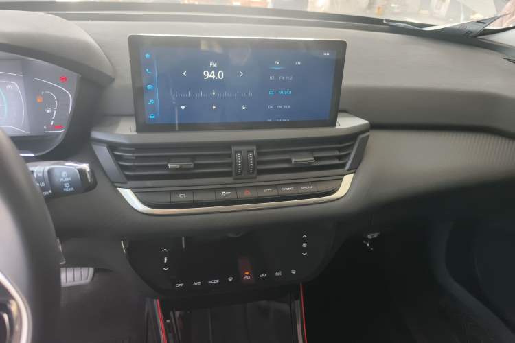 Used Dongfeng Aeolus Yixuan GS 2021 230T Automatic Star-Chasing Edition Audio And AC Panel