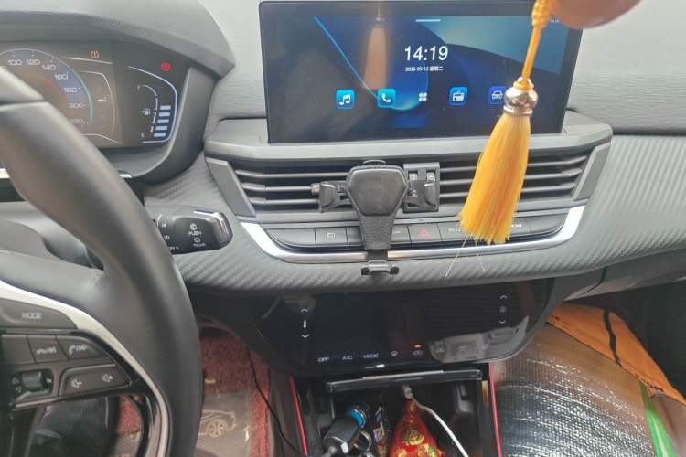 Used Dongfeng Aeolus Yixuan GS 2021 230T Automatic Star-Chasing Edition Audio And AC Panel