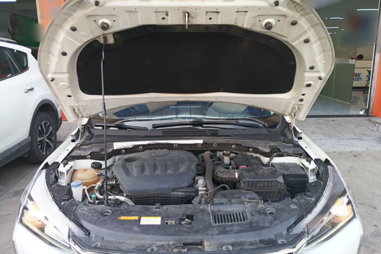 Used Dongfeng Aeolus Yixuan GS 2021 230T Automatic Star-Chasing Edition Engine Bay